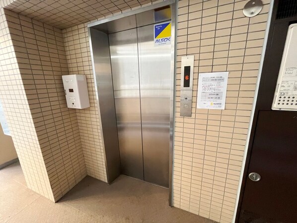 共立リライアンス福生駅前 (101)の物件外観写真